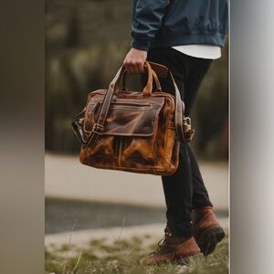 NWOT- Kodiak Buffalo Leather Pilot Bag 💼 DARK WALNUT